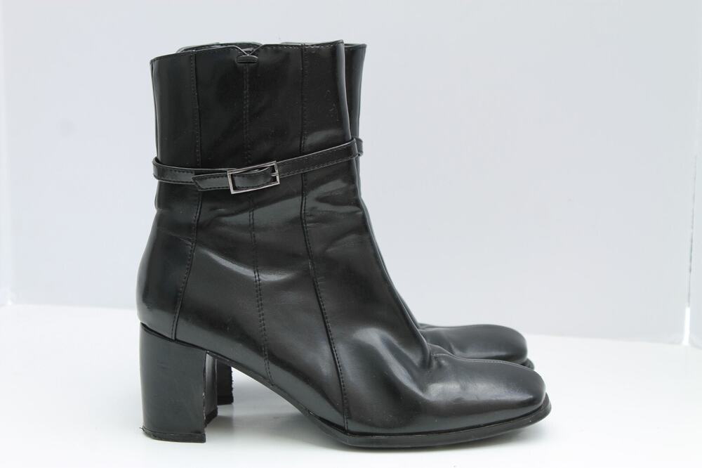 Aquatherm By Santana Boots Womens 6 M Black Ankle Round Toe Heels Mid Top Zip